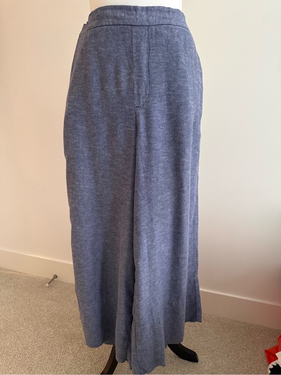 Banana Republic Pants - NWT Banana Republic Wide Leg Cropped Pants in Heathered Blue linen Blend